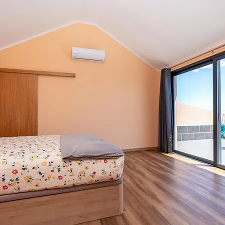 Casa Por Do Sol Ll Arco da Calheta (Madeira)